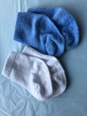 2 pairs of socks for 0-6 months; Fruit of the Loom; Like new condition; Baby
